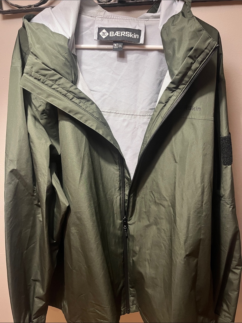 Men's Baerskin Olive Green Water resistant Jacket, Never worn, 3XL